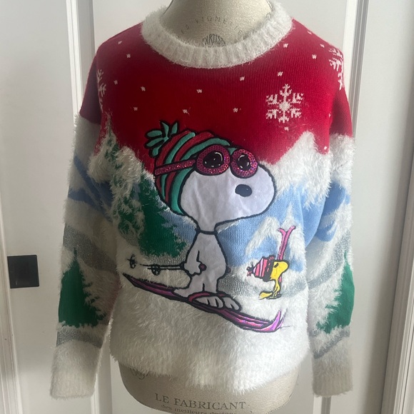 EUC Peanuts skiing Snoopy Christmas sweater size small - Picture 7 of 7